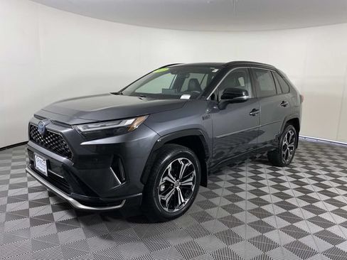 Used 2022 Toyota RAV4 XSE w/ Premium Package AWD/4WD image 4