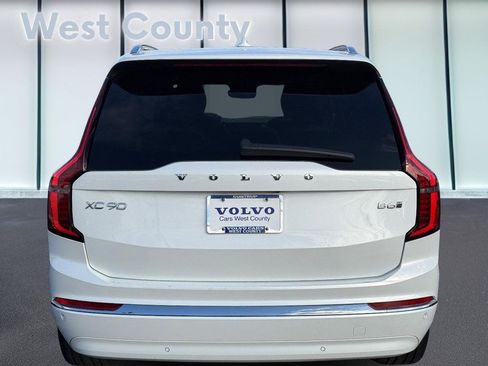Certified 2025 Volvo XC90 B6 Plus image 6