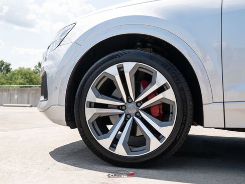 Used 2019 Audi Q8 Prestige AWD/4WD image 10