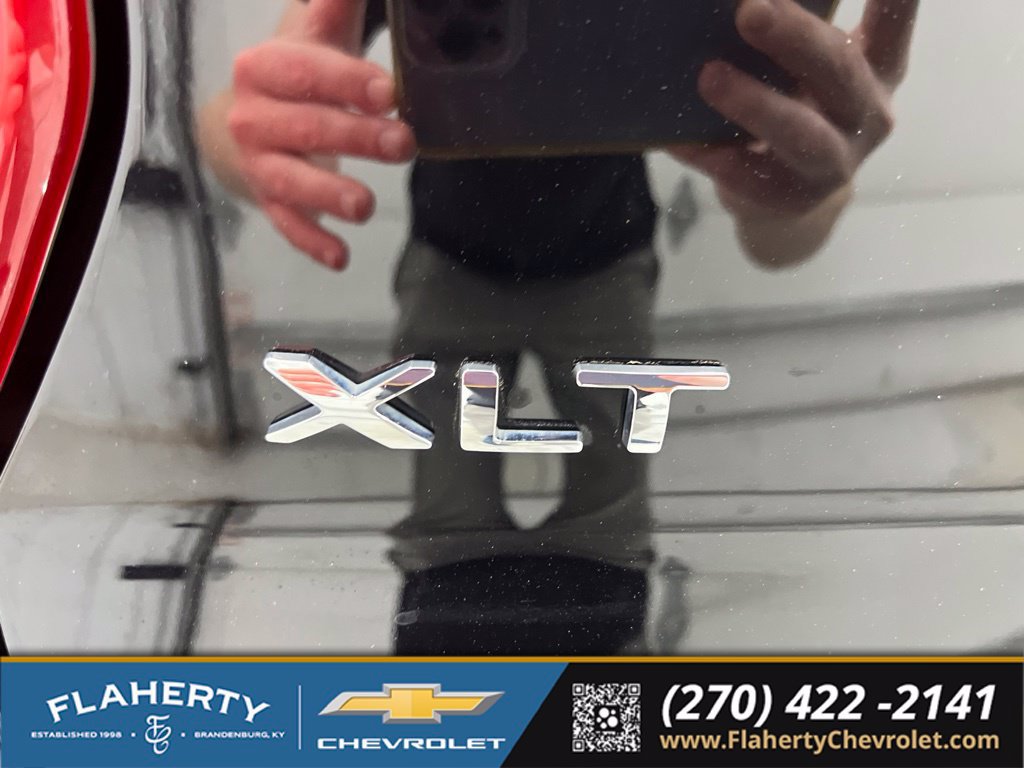 Used 2018 Ford Explorer XLT w/ Equipment Group 202A AWD/4WD image 18