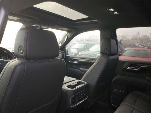 Certified 2022 Chevrolet Silverado 1500 High Country w/ High Country Premium Package image 8