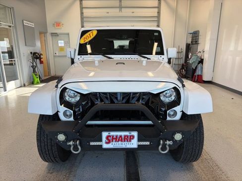 Used 2017 Jeep Wrangler Sahara image 3