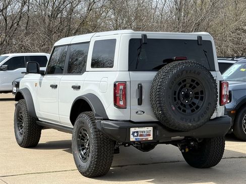 New 2026 Ford Bronco Badlands image 5