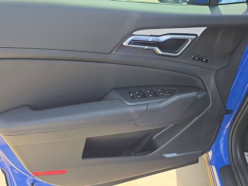 New 2026 Kia Sportage SX FWD image 18