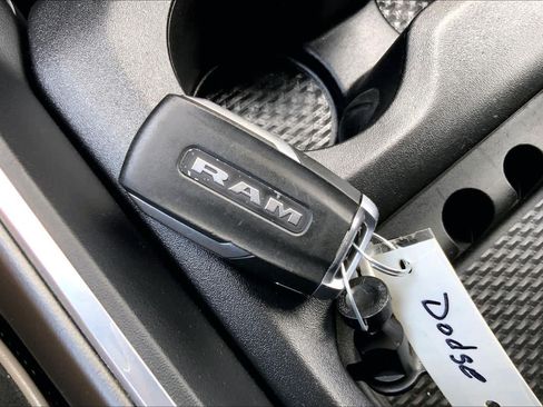 Used 2024 RAM 1500 Laramie AWD/4WD image 15