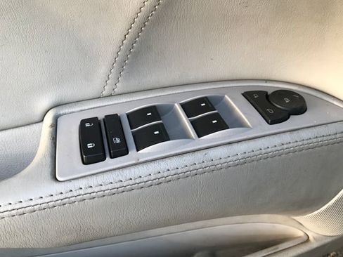 Used 2009 Buick Lucerne CXL image 9