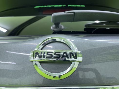 Used 2020 Nissan Pathfinder SV image 13