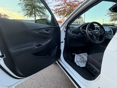 Used 2023 Chevrolet Malibu LS image 10