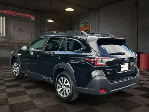 Used 2023 Subaru Outback Premium AWD/4WD image 7