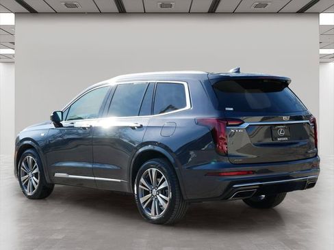 Used 2021 Cadillac XT6 Premium Luxury image 4