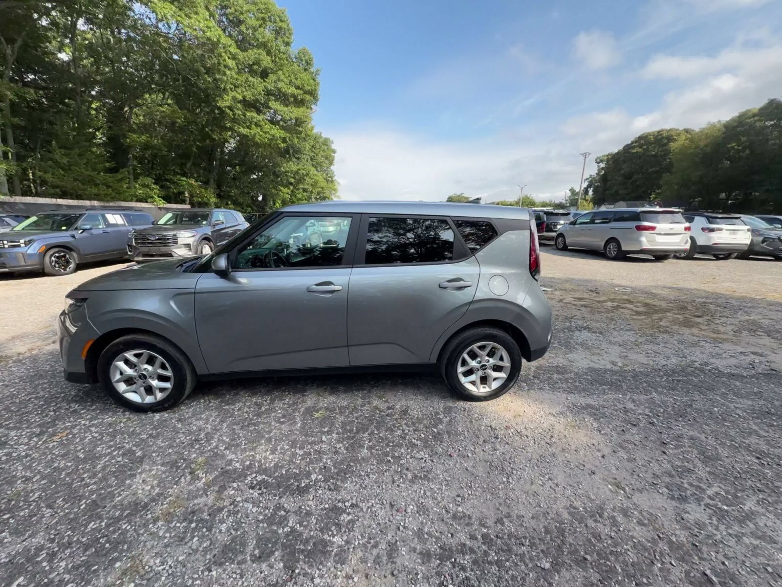 Used 2025 Kia Soul LX w/ LX Technology Package FWD image 7