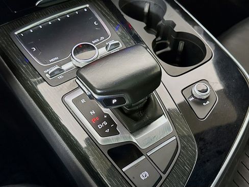 Used 2019 Audi Q7 3.0T Premium w/ Cold Weather Package image 17