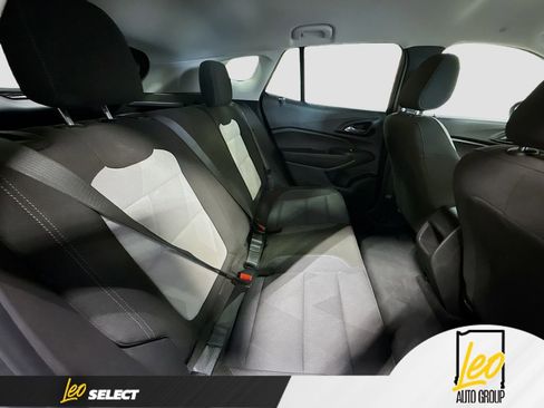 Used 2024 Chevrolet Trax LS w/ LS Convenience Package image 25