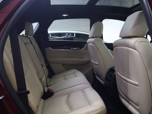 Used 2017 Cadillac XT5 Luxury w/ Driver Awareness Package AWD/4WD image 12