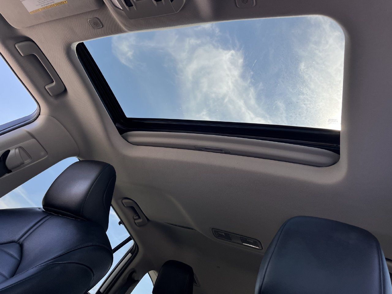 Used 2024 Toyota Highlander XLE FWD image 22