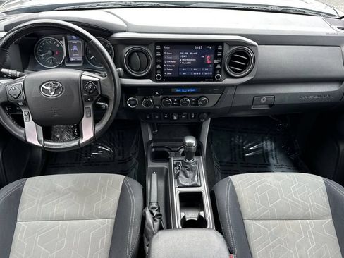 Used 2021 Toyota Tacoma TRD Off-Road w/ Technology Package AWD/4WD image 13
