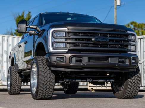 Used 2025 Ford F250 Lariat w/ Lariat Ultimate Package image 2