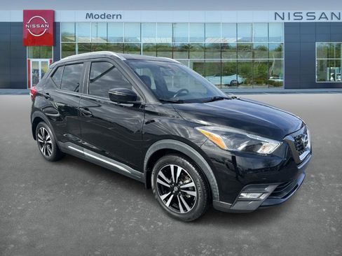 Certified 2020 Nissan Kicks SR w/ SR Premium Package image 3