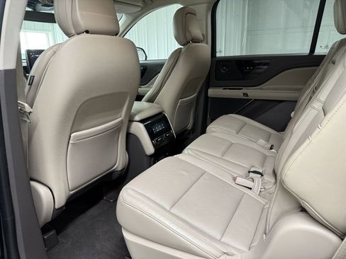 Used 2020 Lincoln Aviator Reserve w/ Elements Package Plus image 23