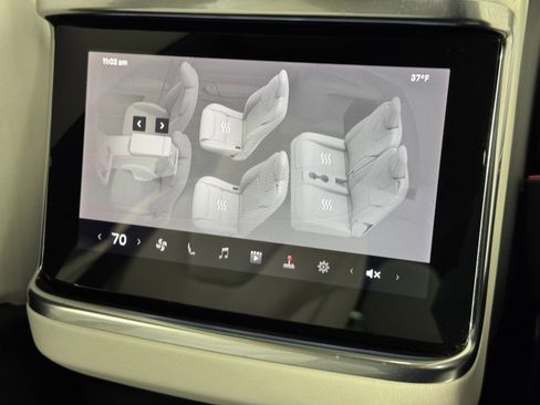 Used 2022 Tesla Model X image 37