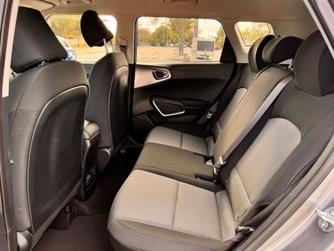 Used 2025 Kia Soul S FWD image 16