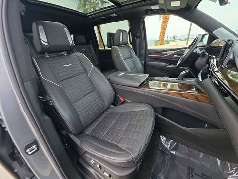 Used 2024 Cadillac Escalade ESV Sport Platinum image 29