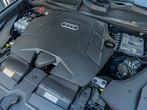 Used 2021 Audi Q8 Prestige w/ Prestige Package image 15