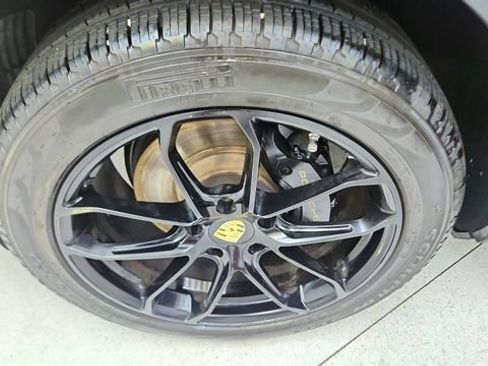 Used 2019 Porsche Cayenne image 54