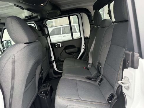 New 2026 Jeep Gladiator Sport image 8