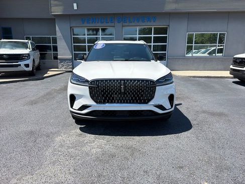 Used 2025 Lincoln Aviator Reserve w/ Illumination Package RWD image 3