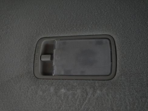 Used 2013 Nissan Versa SV image 32