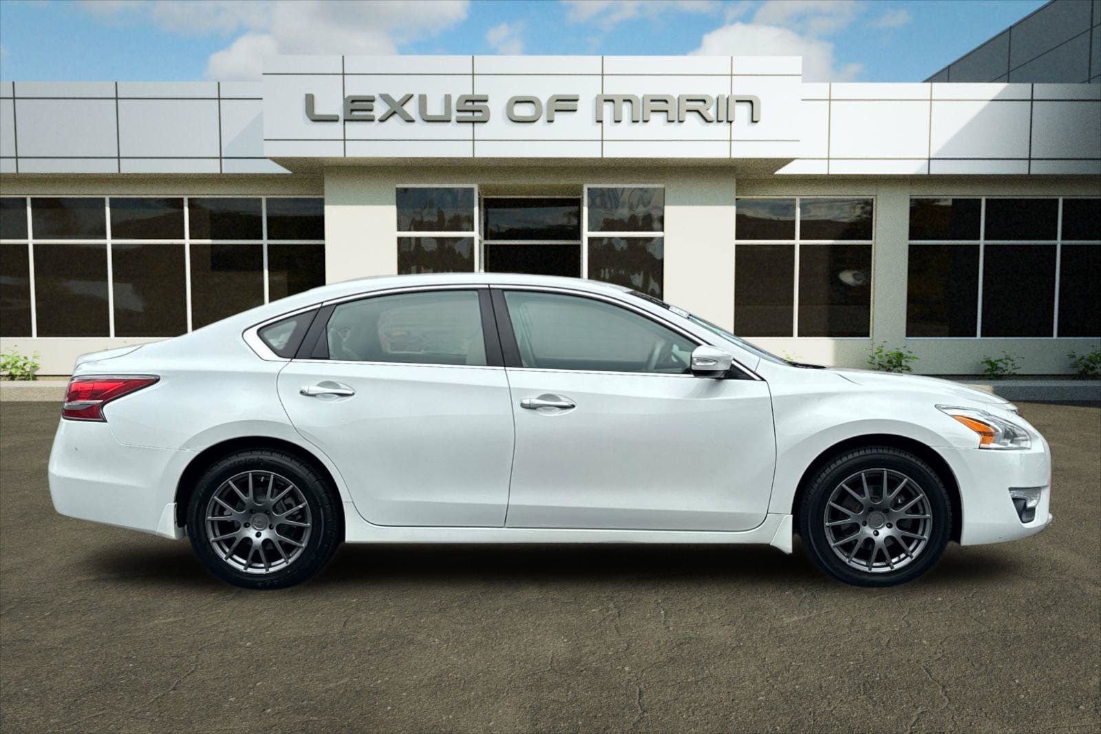 Used 2014 Nissan Altima 2.5 SV w/ Convenience Package FWD image 7