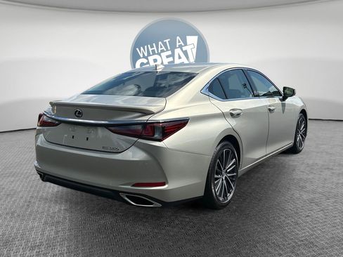 Used 2025 Lexus ES 350 w/ Premium Package FWD image 3