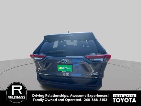 Used 2023 Toyota RAV4 XLE w/ Convenience Package AWD/4WD image 3