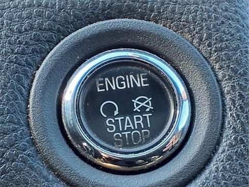 Used 2013 Ford Taurus SHO image 12