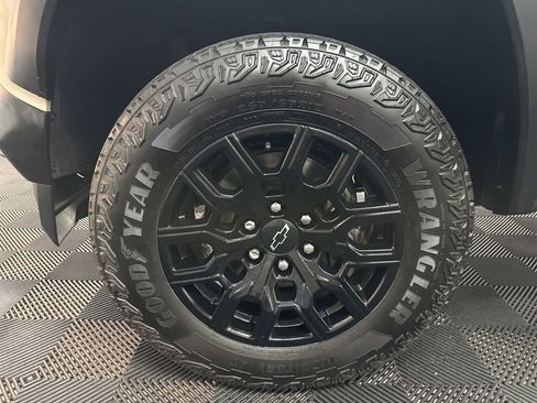 Used 2023 Chevrolet Colorado Trail Boss w/ Advanced Trailering Package image 35