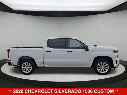 Used 2020 Chevrolet Silverado 1500 Custom w/ Custom Value Package AWD/4WD image 9