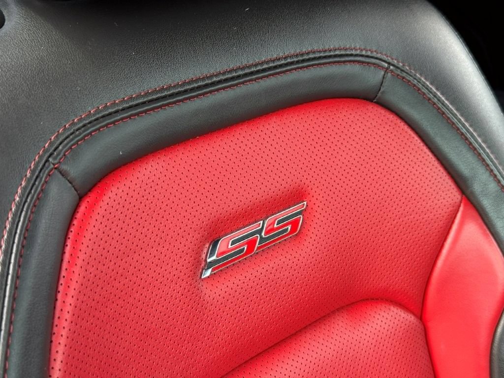 Used 2019 Chevrolet Camaro SS RWD image 26