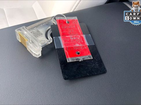 Used 2023 Tesla Model Y Performance image 11