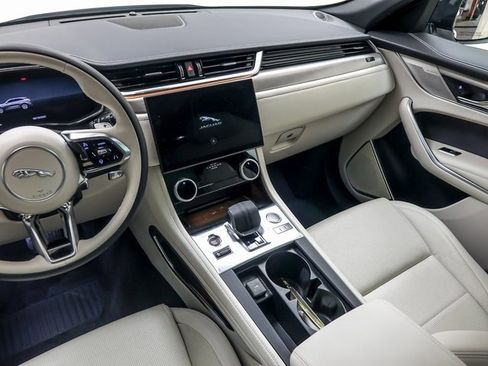 Used 2025 Jaguar F-PACE R-Dynamic S image 14