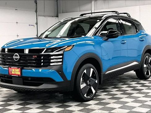 New 2026 Nissan Kicks SR w/ Cold Weather Package FWD image 2