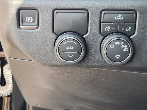 Used 2026 Chevrolet Silverado 1500 LT RWD image 21