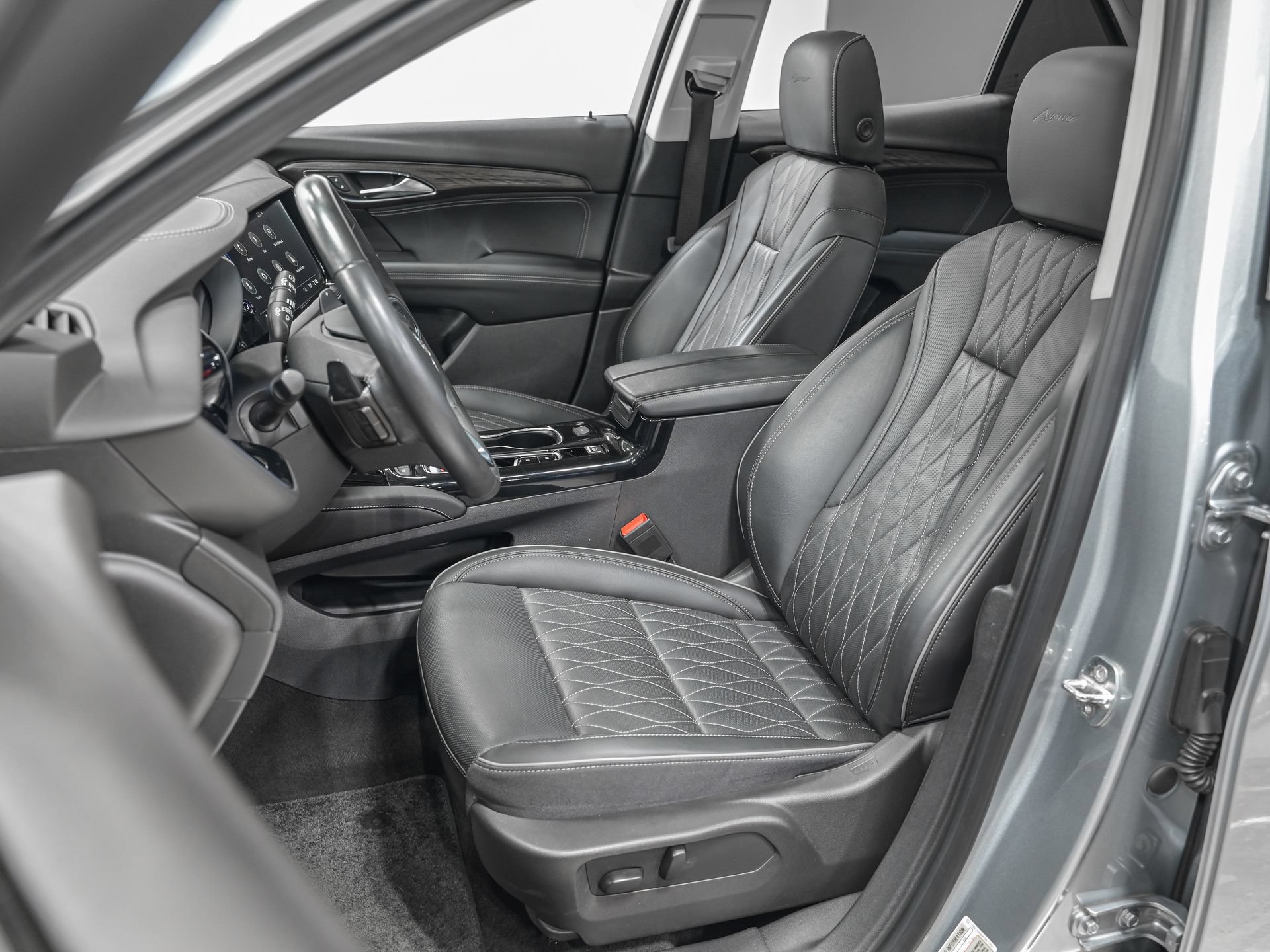 Used 2023 Buick Envision Avenir AWD/4WD image 16