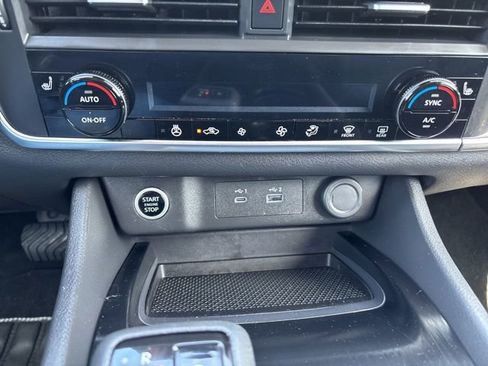 Used 2023 Nissan Rogue SV w/ SV Premium Package AWD/4WD image 23