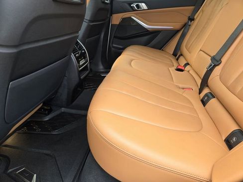 Used 2022 BMW X5 xDrive40i w/ M Sport Package image 29