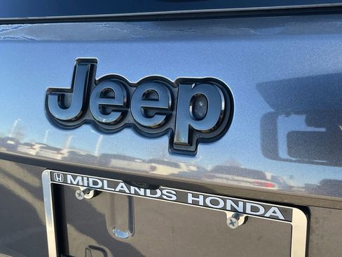 Used 2020 Jeep Grand Cherokee Altitude image 17