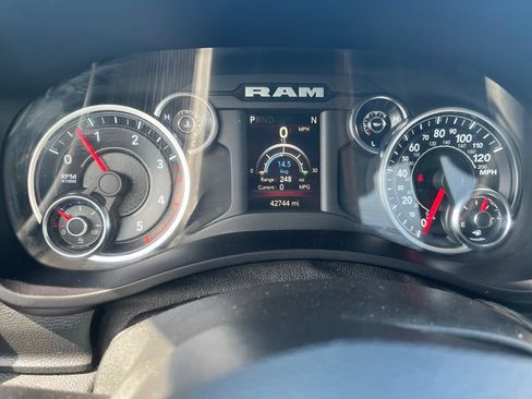 Used 2022 RAM 3500 Big Horn AWD/4WD image 10