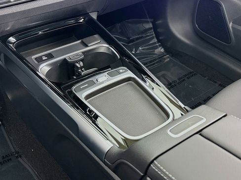 New 2026 Mercedes-Benz GLB 250 image 5