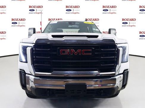 Used 2024 GMC Sierra 2500 Pro AWD/4WD image 2