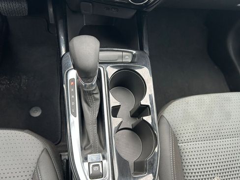 Used 2025 Chevrolet Trax LT w/ LT Convenience Package image 36